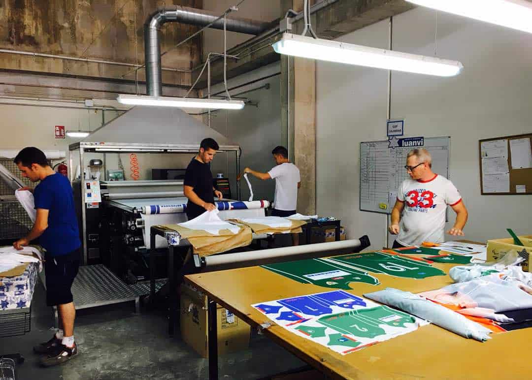 CO2 laser cutting fashion apparel