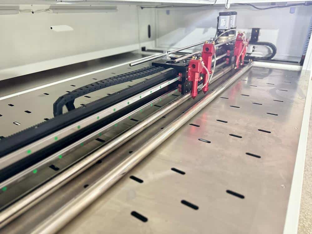 4 heads laser cutter with sandpaper cutting platform