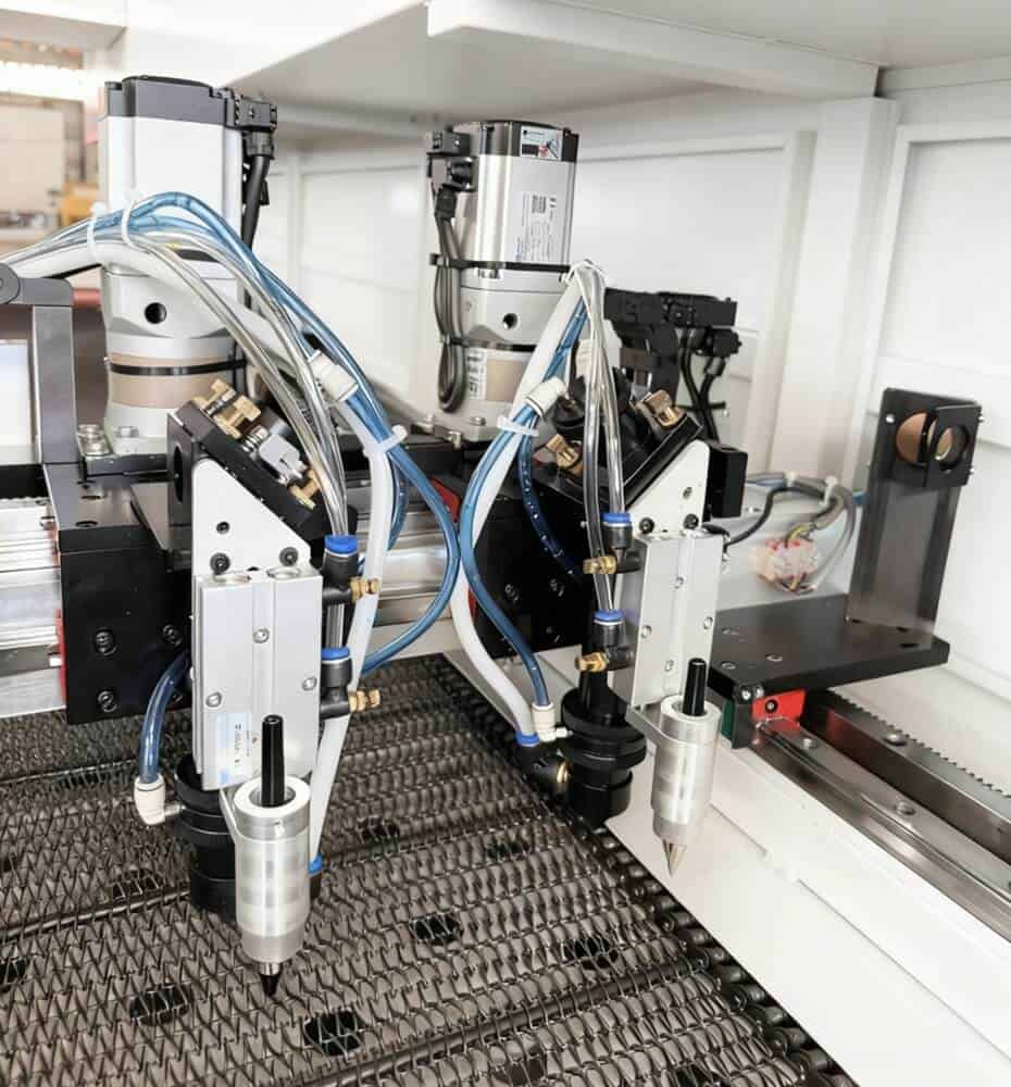 dual laser heads and dual marker pens