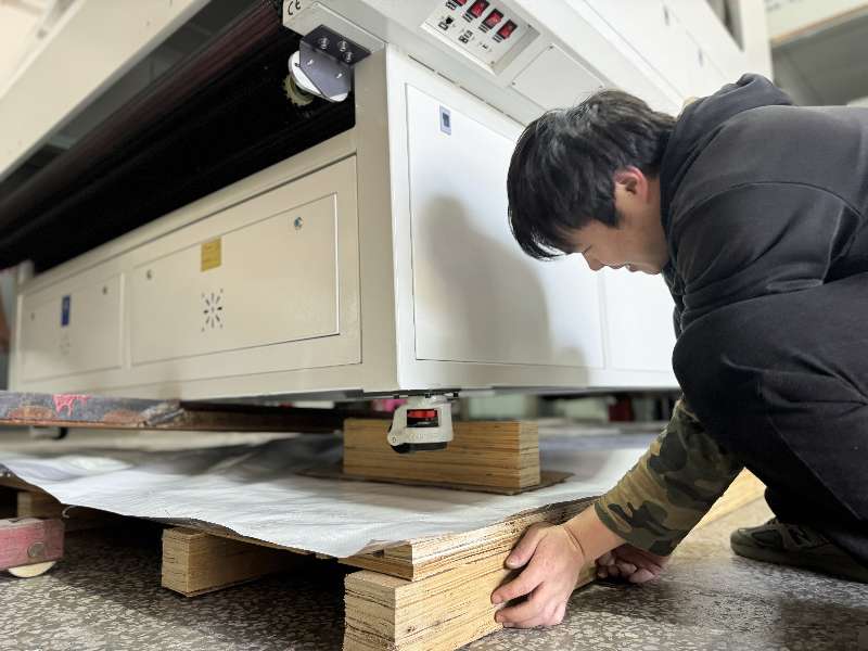 vision laser cutter packing